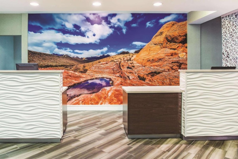 La Quinta Inn & Suites by Wyndham Las Vegas Summerlin Tech Image 10