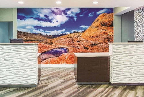 La Quinta Inn & Suites by Wyndham Las Vegas Summerlin Tech image 10