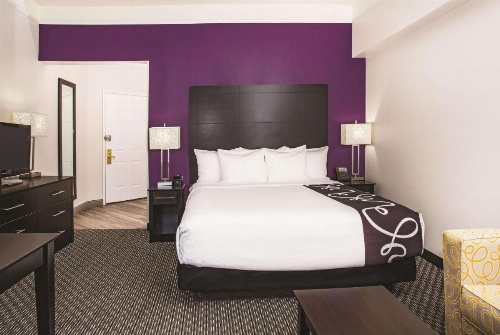 La Quinta Inn & Suites by Wyndham Las Vegas Summerlin Tech image 19