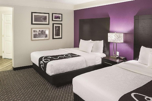 La Quinta Inn & Suites by Wyndham Las Vegas Summerlin Tech image 2