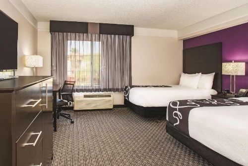 La Quinta Inn & Suites by Wyndham Las Vegas Summerlin Tech image 28