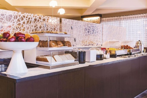 La Quinta Inn & Suites by Wyndham Las Vegas Summerlin Tech image 38