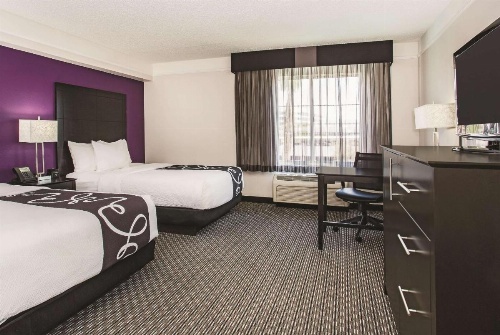 La Quinta Inn & Suites by Wyndham Las Vegas Summerlin Tech image 5