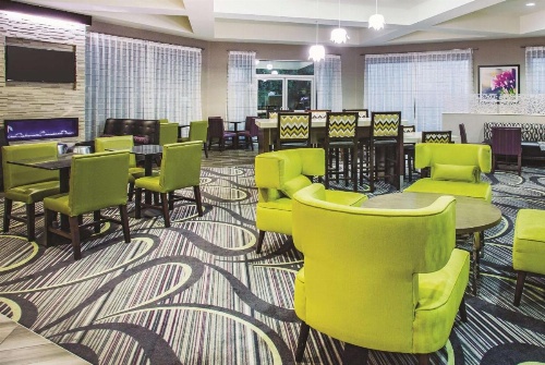 La Quinta Inn & Suites by Wyndham Las Vegas Summerlin Tech image 9